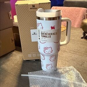 Stanley White Hello Kitty Quencher Tumbler